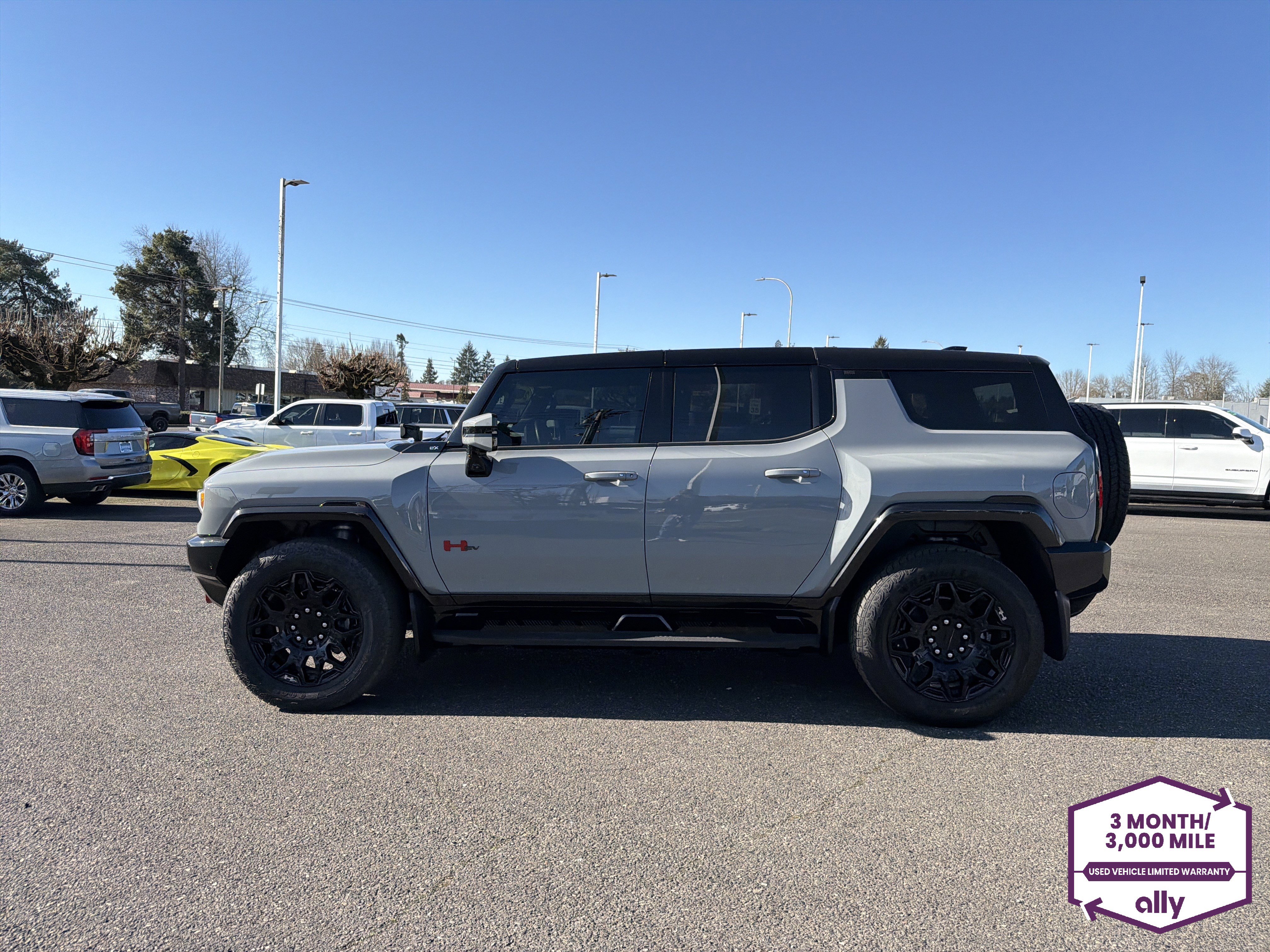 Used 2024 GMC Hummer EV 2X w/ LPO, Illumination Package AWD/4WD image 2