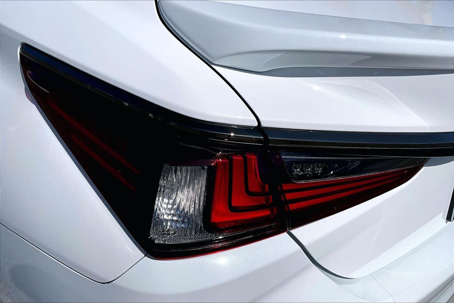 Certified 2024 Lexus ES 350 F Sport w/ Accessory Package (Z1) FWD image 27