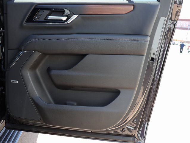 New 2026 GMC Yukon Elevation w/ Elevation Premium Package AWD/4WD image 15