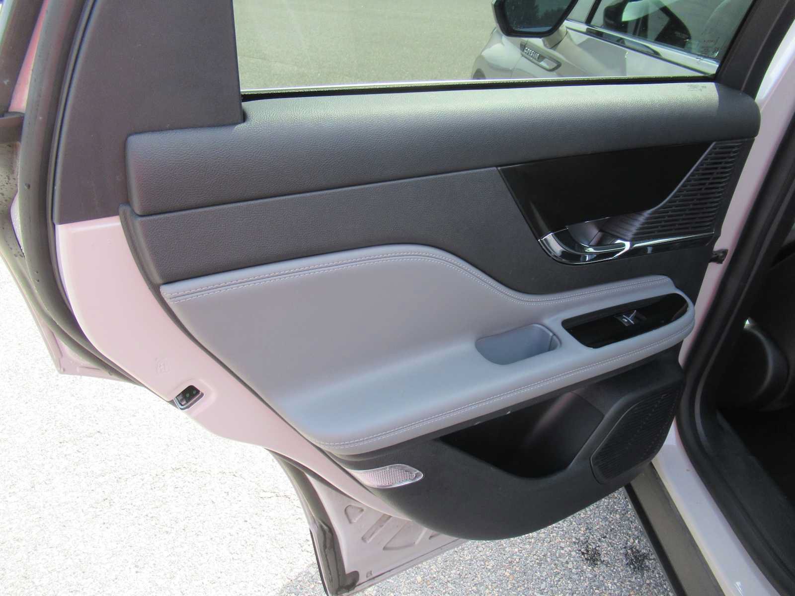 Used 2022 Lincoln Corsair FWD image 17