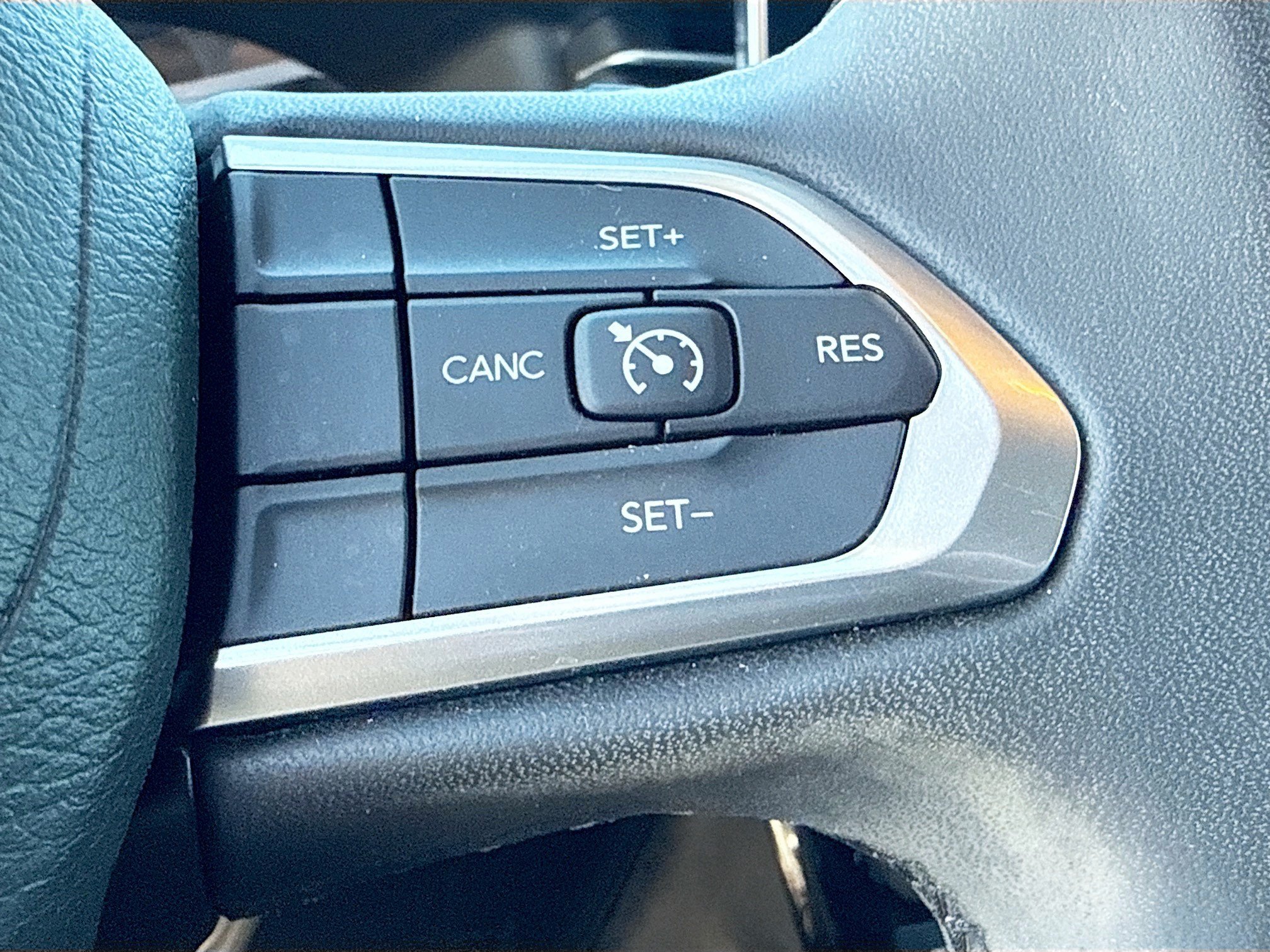 Used 2023 Jeep Compass Latitude AWD/4WD image 31