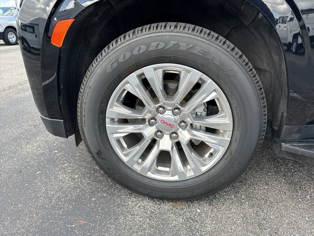 Used 2024 GMC Yukon XL Denali AWD/4WD image 10
