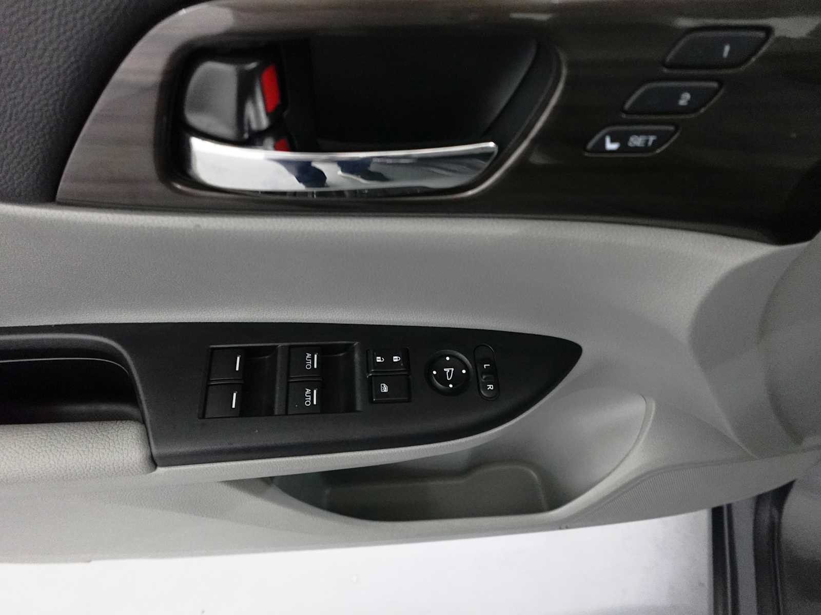 Certified 2017 Honda Accord EX-L image 11