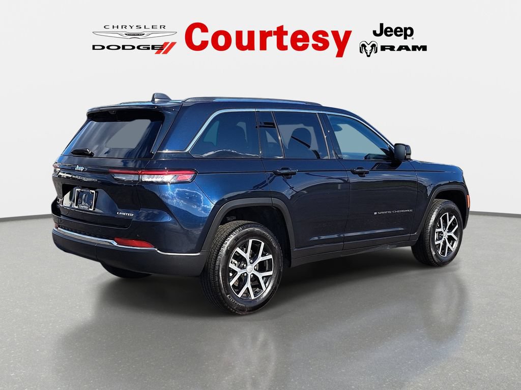 Certified 2023 Jeep Grand Cherokee Limited w/ Luxury Tech Group II AWD/4WD image 4