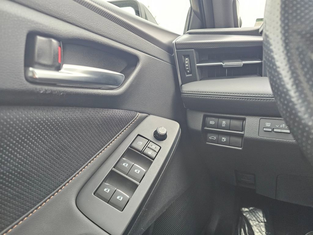 Used 2019 Toyota Avalon XSE image 32