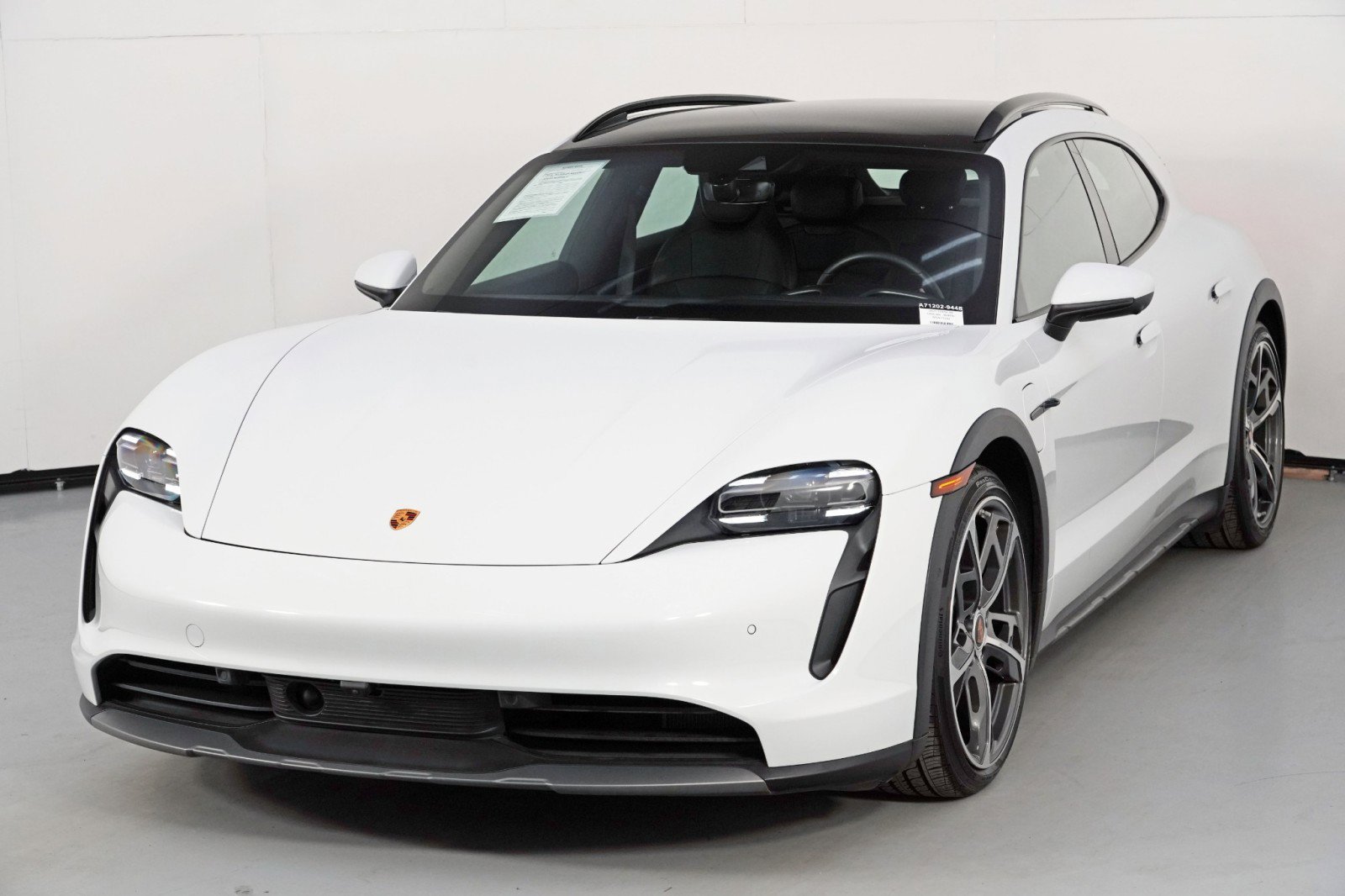 Used 2021 Porsche Taycan 4 Cross Turismo w/ Premium Package AWD/4WD image 48
