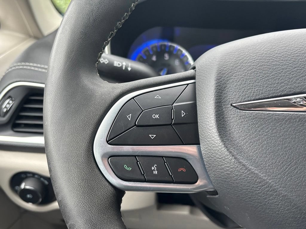 Used 2023 Chrysler Pacifica Limited AWD/4WD image 20