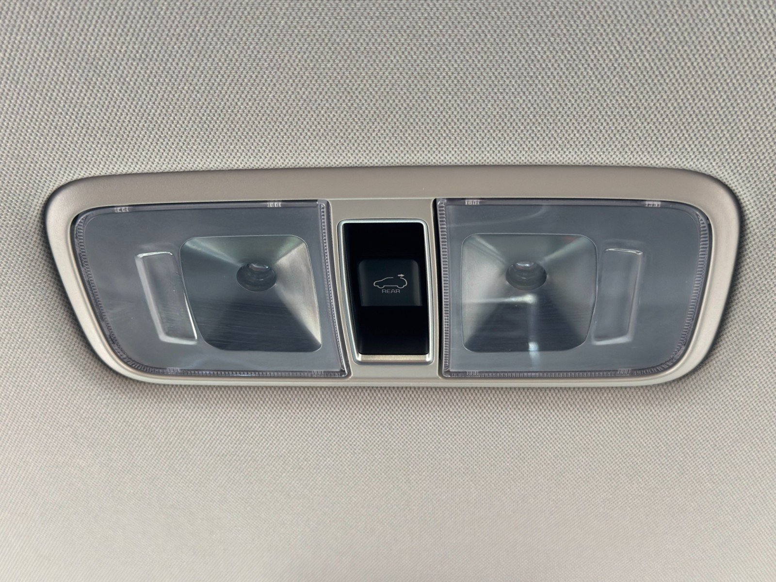 Used 2025 Kia Carnival SX FWD image 42