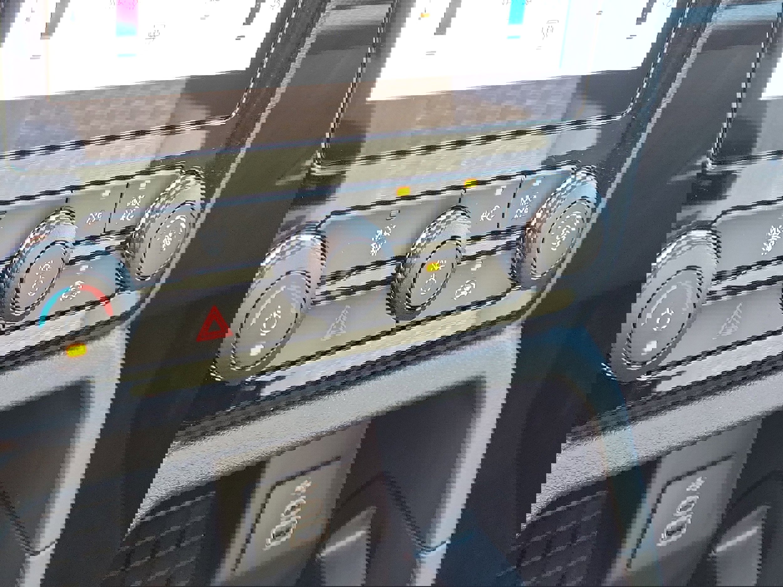 New 2025 Ford Ranger XLT w/ Black Appearance Package image 31