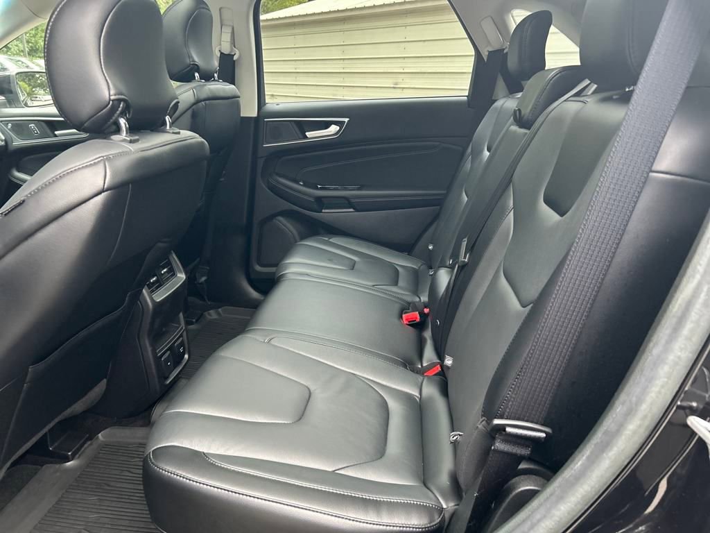 Used 2019 Ford Edge Titanium w/ Cold Weather Package image 17