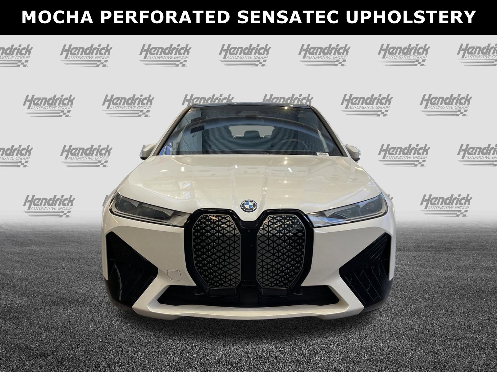 Used 2024 BMW iX xDrive50 AWD/4WD image 3