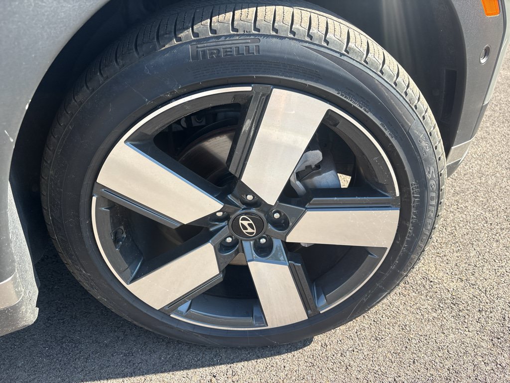 Used 2024 Hyundai Santa Fe Limited FWD image 16