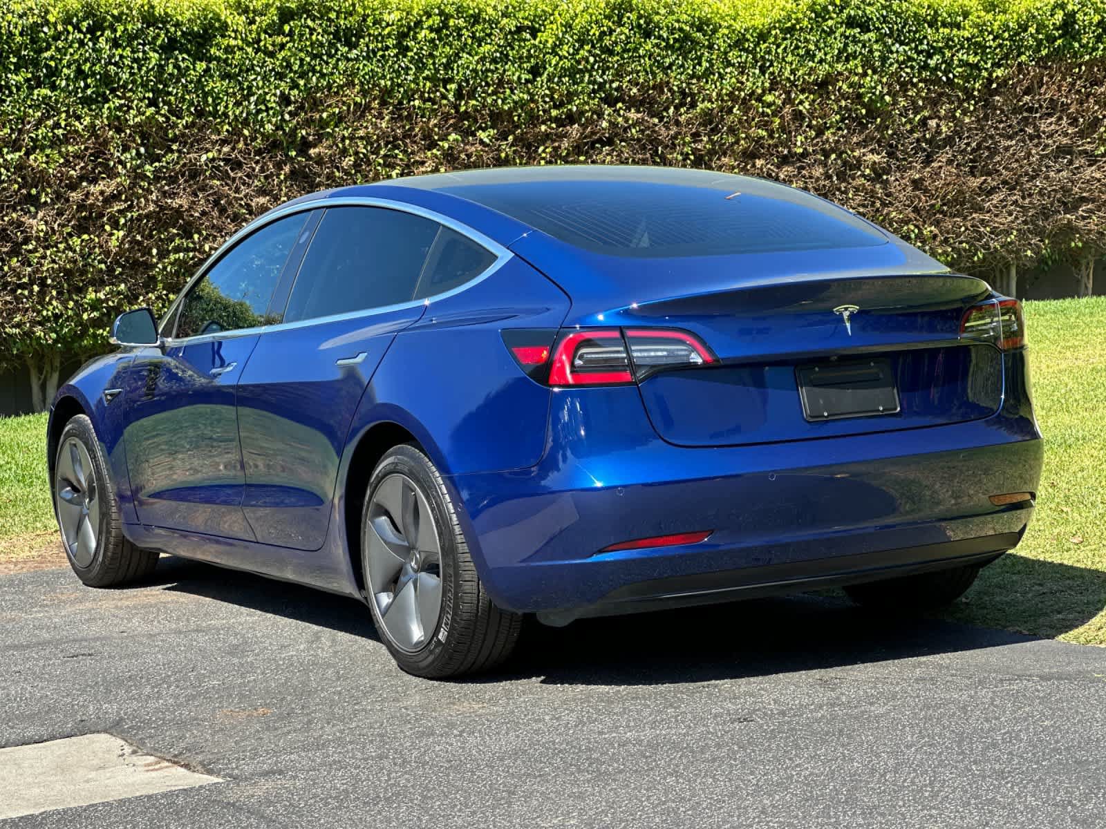 Used 2020 Tesla Model 3 Standard Range Plus RWD image 3