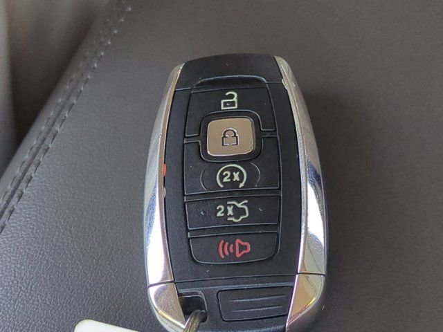 Used 2019 Lincoln Nautilus Select image 27