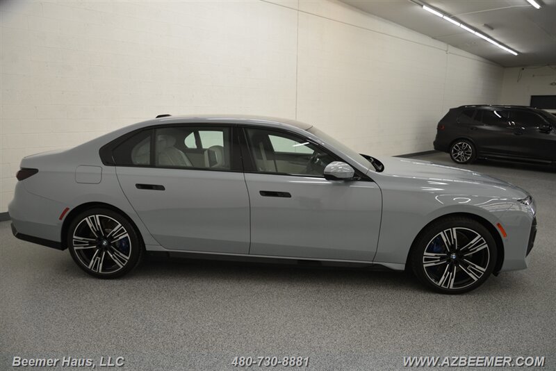 Used 2023 BMW 760i xDrive w/ Executive Package AWD/4WD image 7