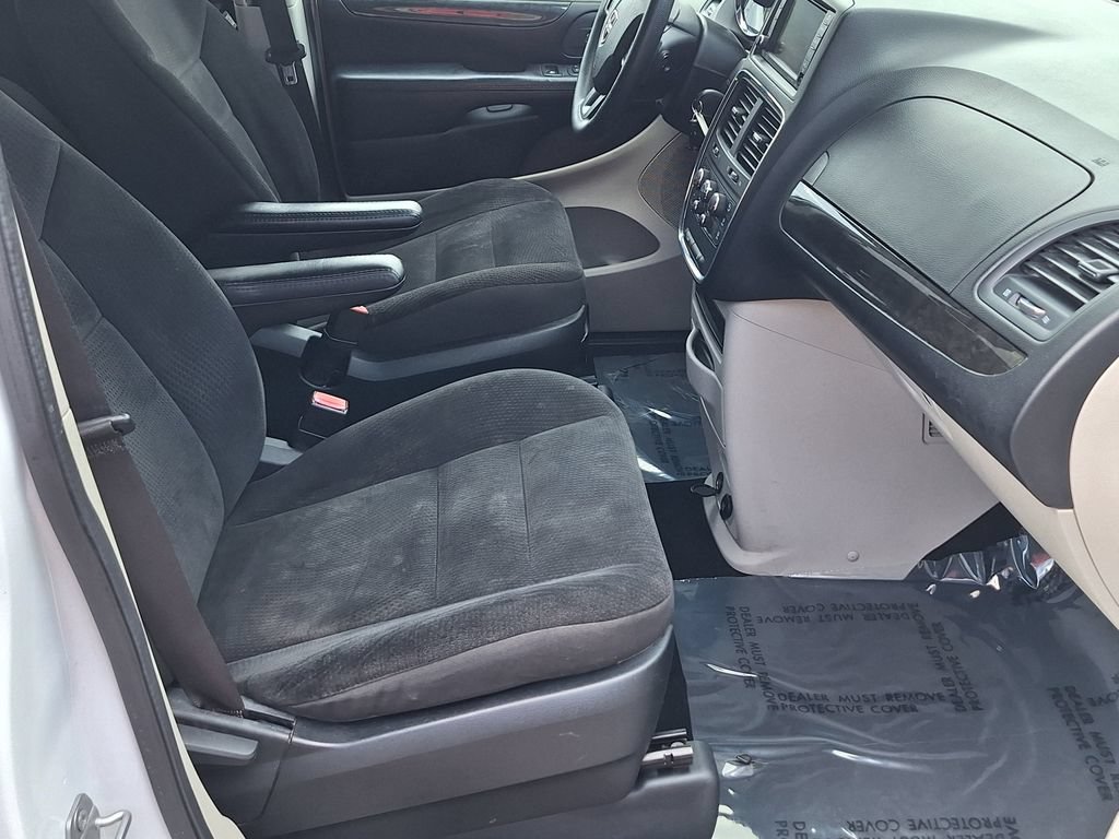 Used 2019 Dodge Grand Caravan SE FWD image 23