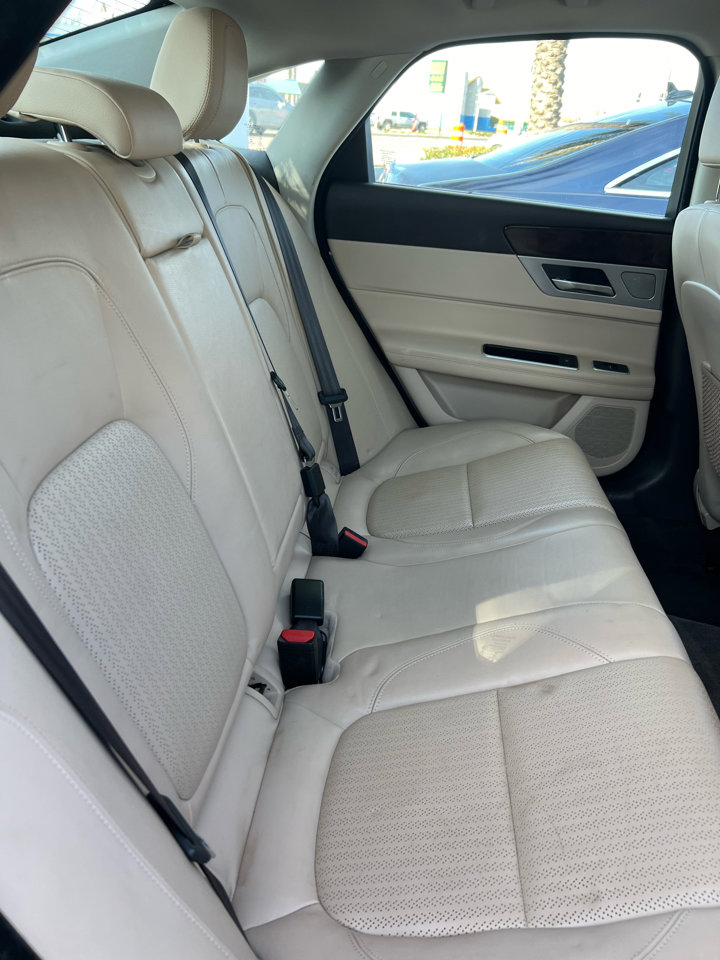 Used 2017 Jaguar XF Prestige image 5