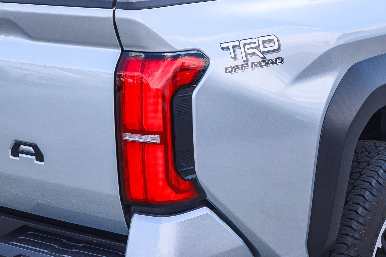 Certified 2024 Toyota Tacoma TRD Off-Road w/ TRD Off Road Upgrade Package AWD/4WD image 10