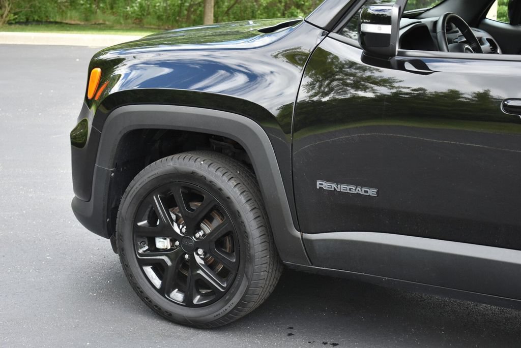 Used 2022 Jeep Renegade Altitude w/ Convenience Group AWD/4WD image 8