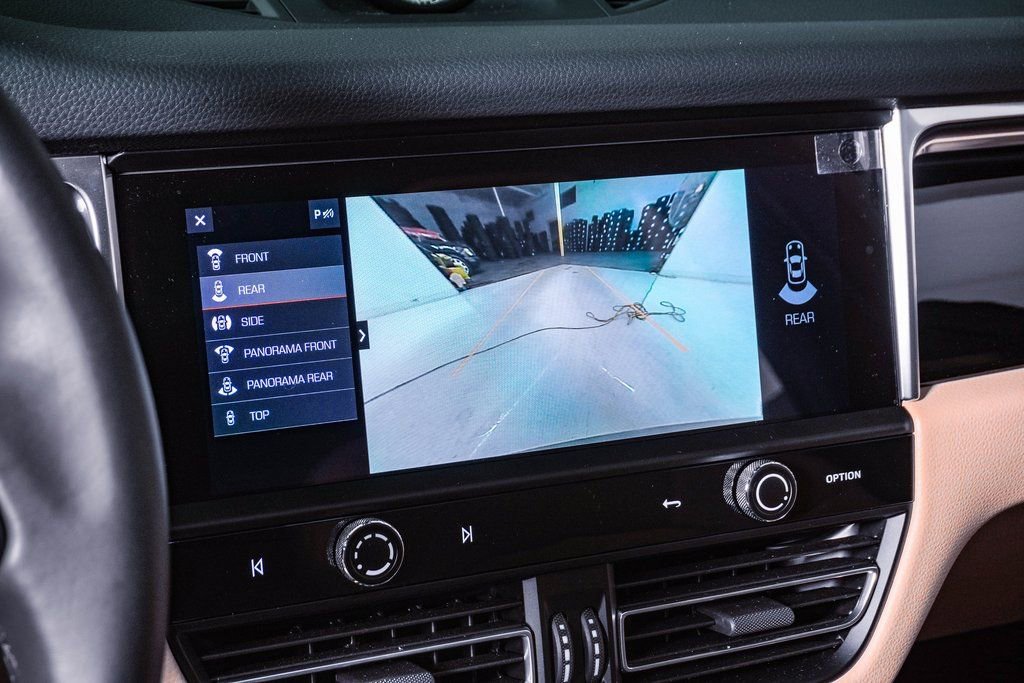 Certified 2025 Porsche Macan image 22