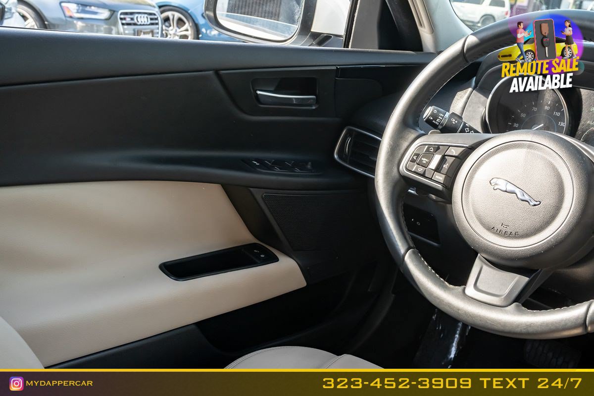 Used 2018 Jaguar XE RWD image 19