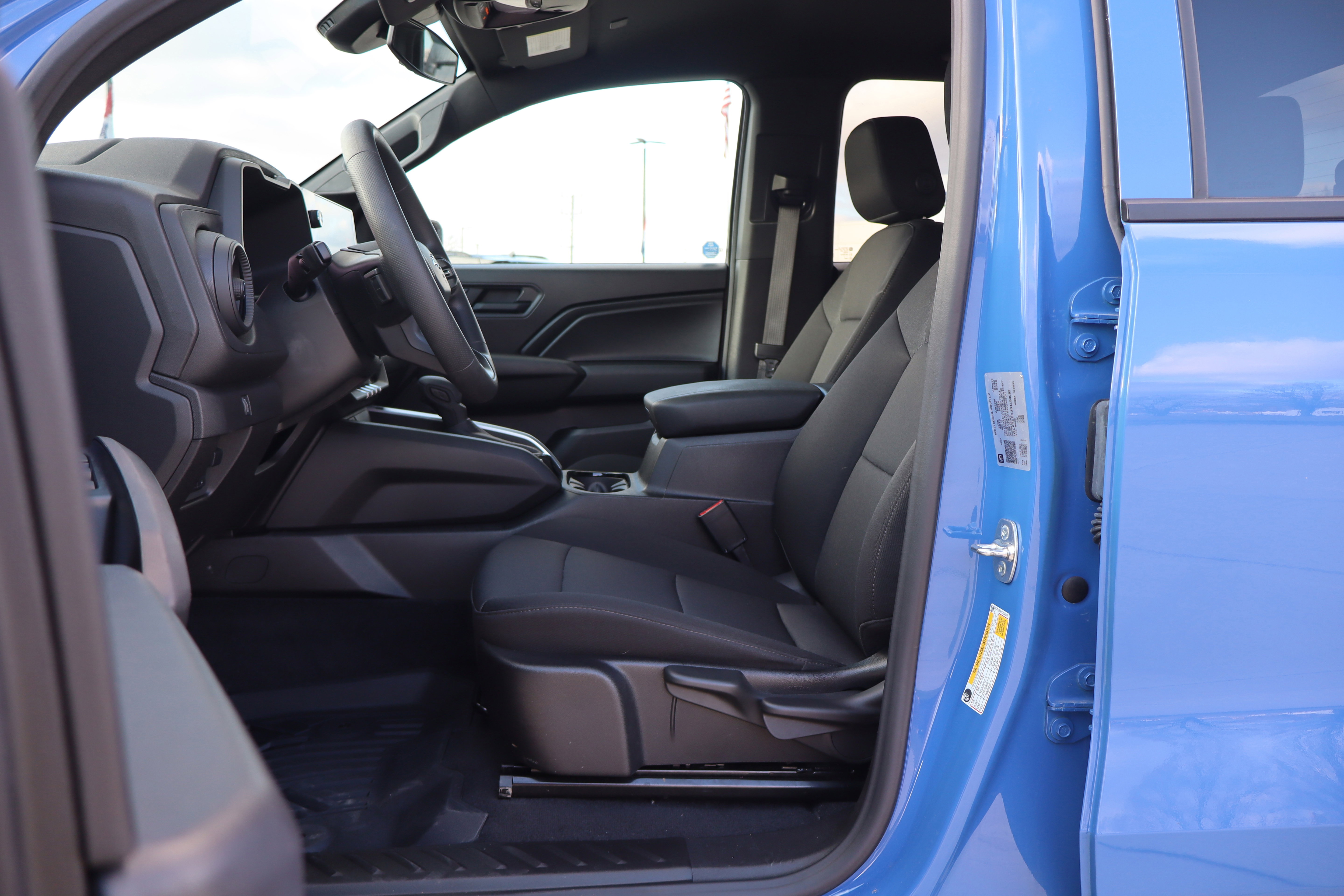 Used 2025 Chevrolet Colorado Trail Boss image 10