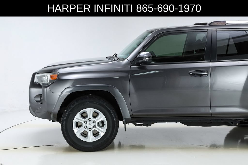 Used 2020 Toyota 4Runner SR5 Premium w/ Moonroof Package AWD/4WD image 3