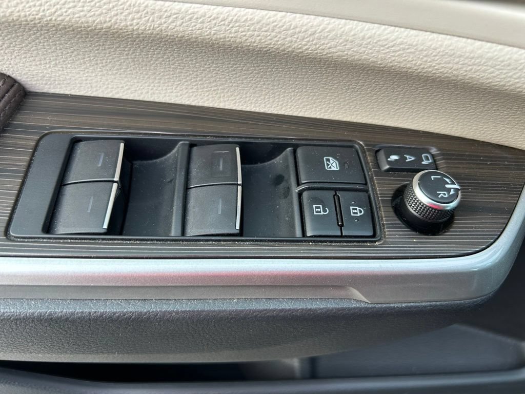 Certified 2021 Toyota Sienna Platinum FWD image 18