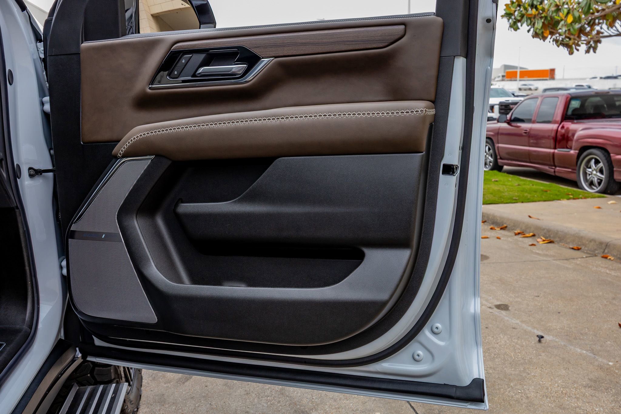 Used 2026 GMC Yukon XL Denali Ultimate AWD/4WD image 40