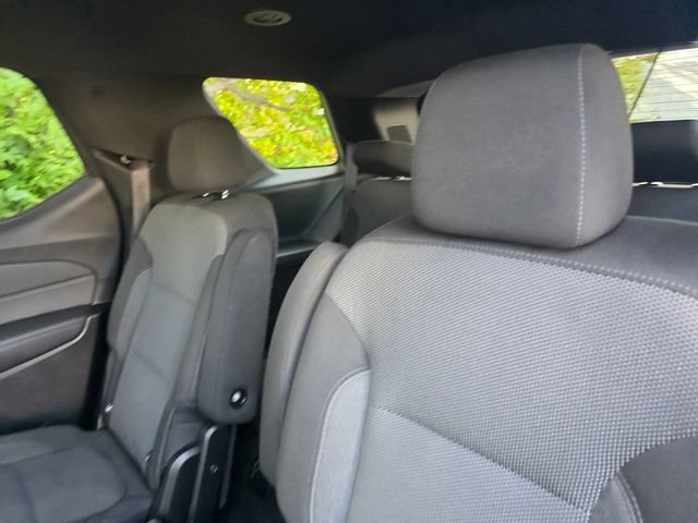 Used 2023 Chevrolet Traverse LT FWD image 14