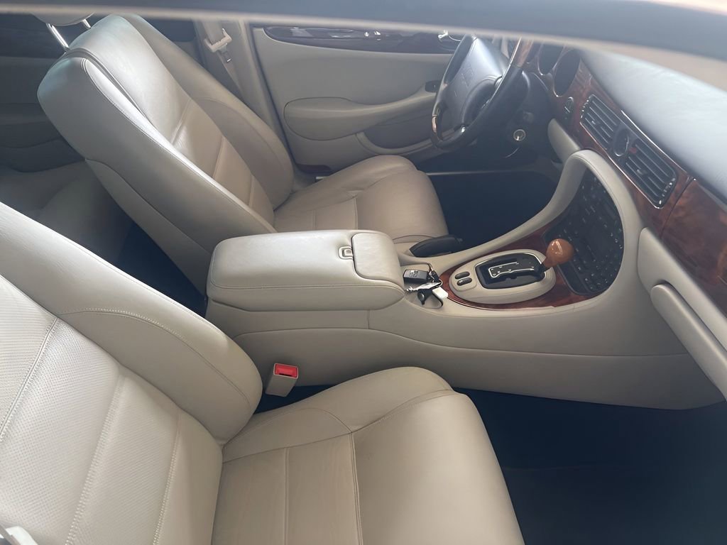 Used 1999 Jaguar XJ8 RWD image 4