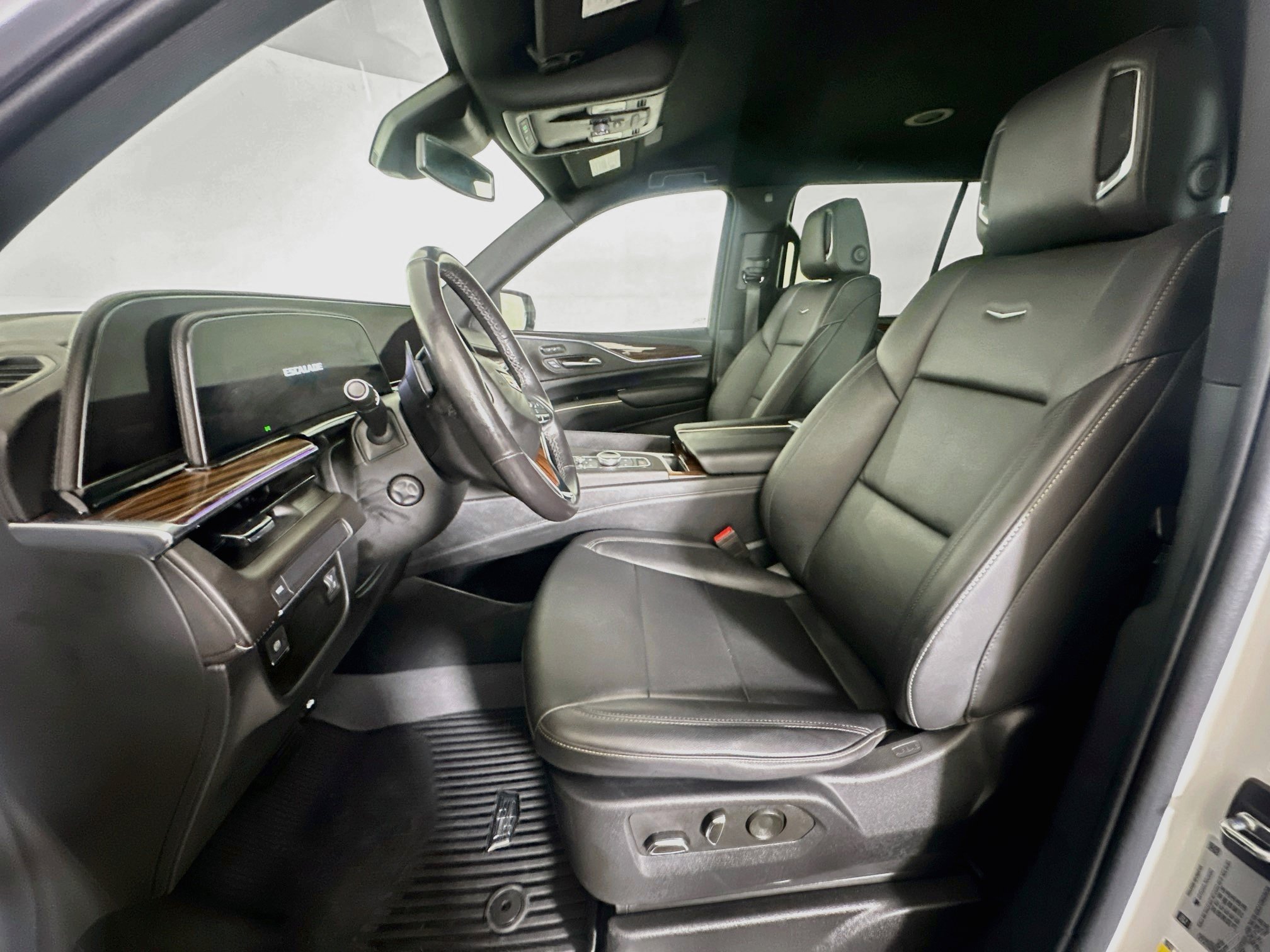 Used 2022 Cadillac Escalade Luxury RWD image 13