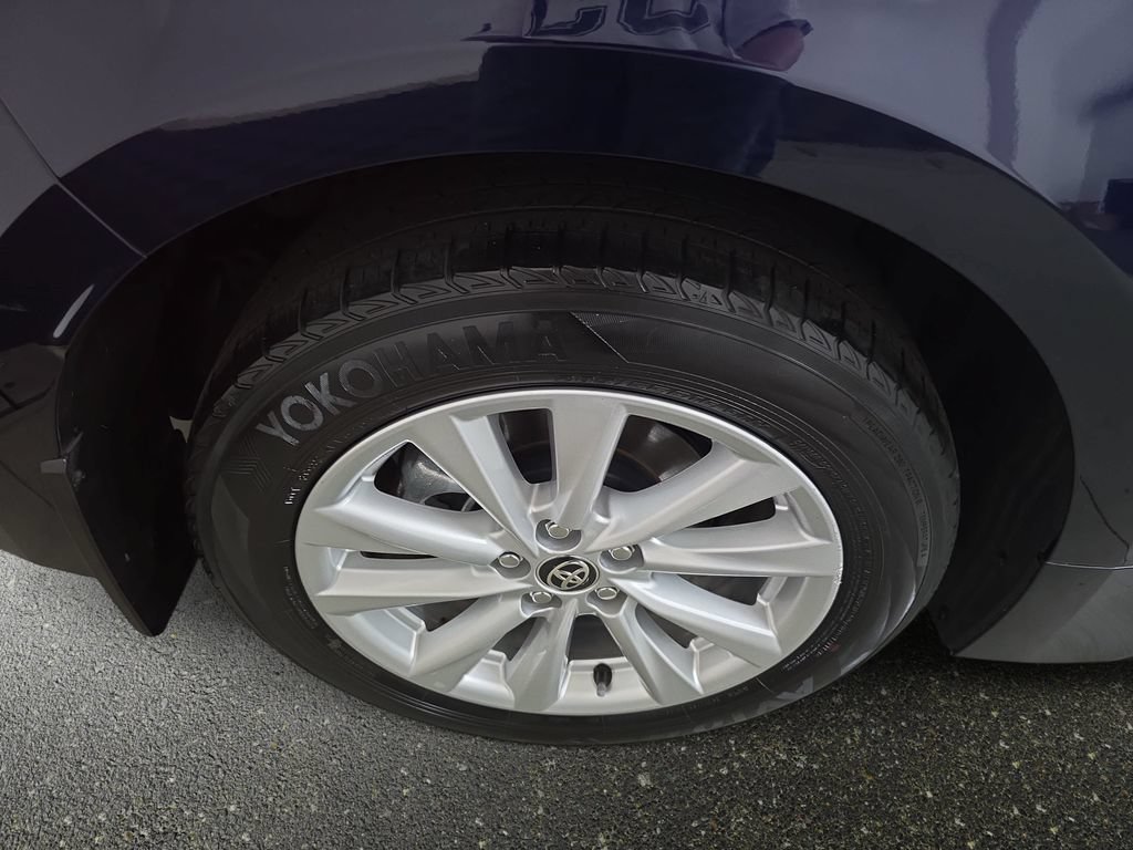 Used 2025 Toyota Corolla XLE FWD image 32
