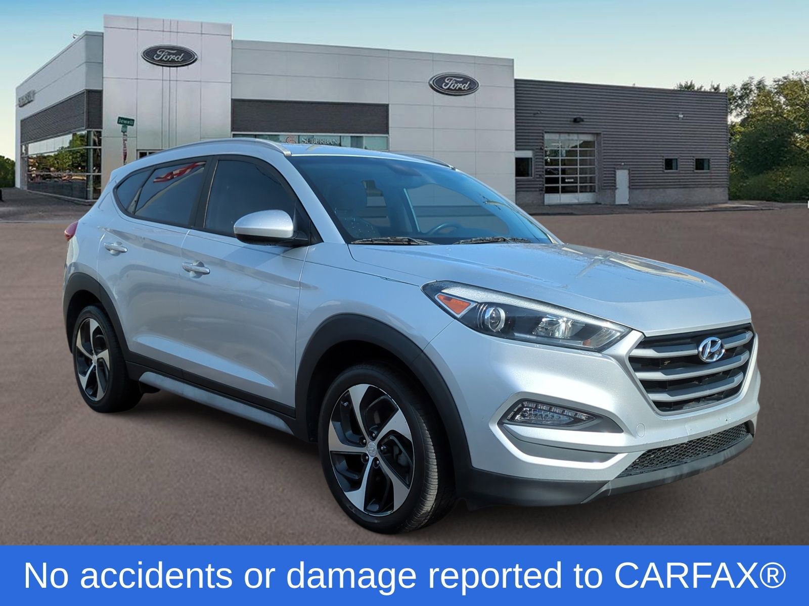 Used 2018 Hyundai Tucson SE image 2