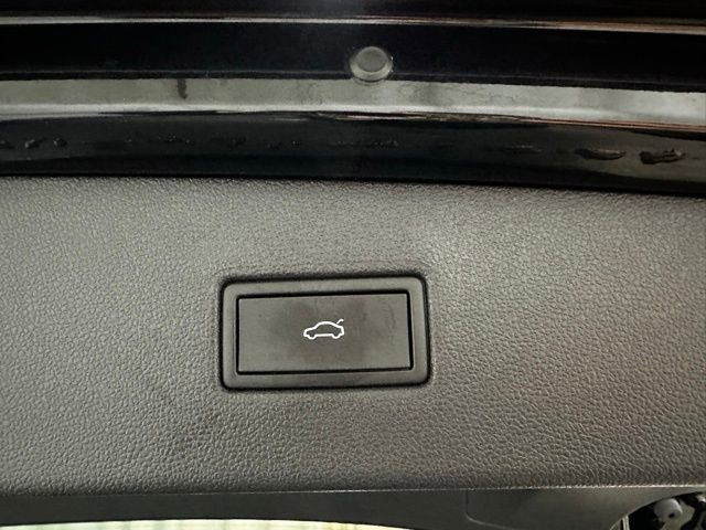 Certified 2022 Volkswagen Tiguan SE image 37