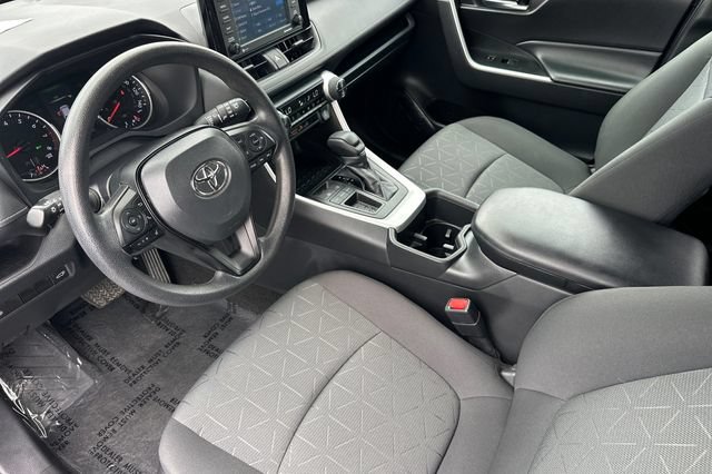 Used 2022 Toyota RAV4 XLE w/ Convenience Package FWD image 12