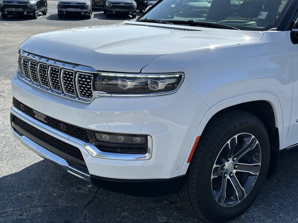 Used 2023 Jeep Grand Wagoneer 4WD image 9