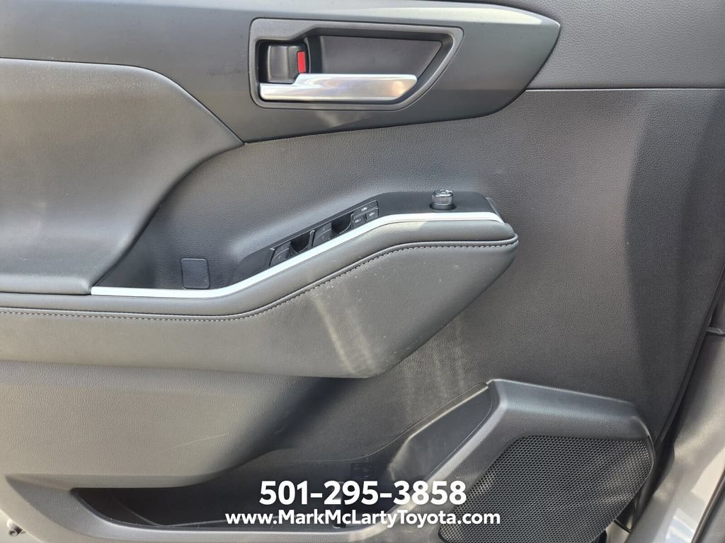 Used 2026 Toyota Highlander XLE AWD/4WD image 29