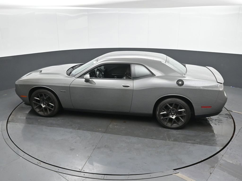 Used 2017 Dodge Challenger R/T RWD image 37
