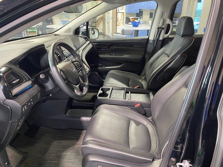 Used 2025 Honda Odyssey Touring image 14