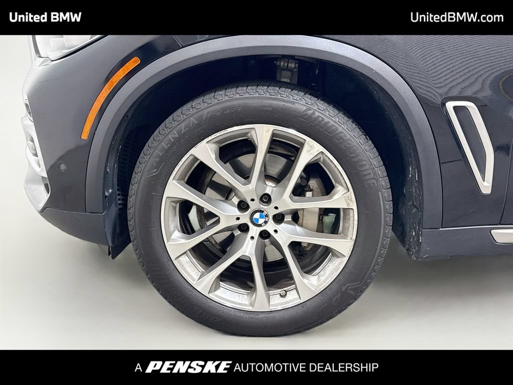 Used 2021 BMW X5 xDrive40i w/ Premium Package 3 AWD/4WD image 2