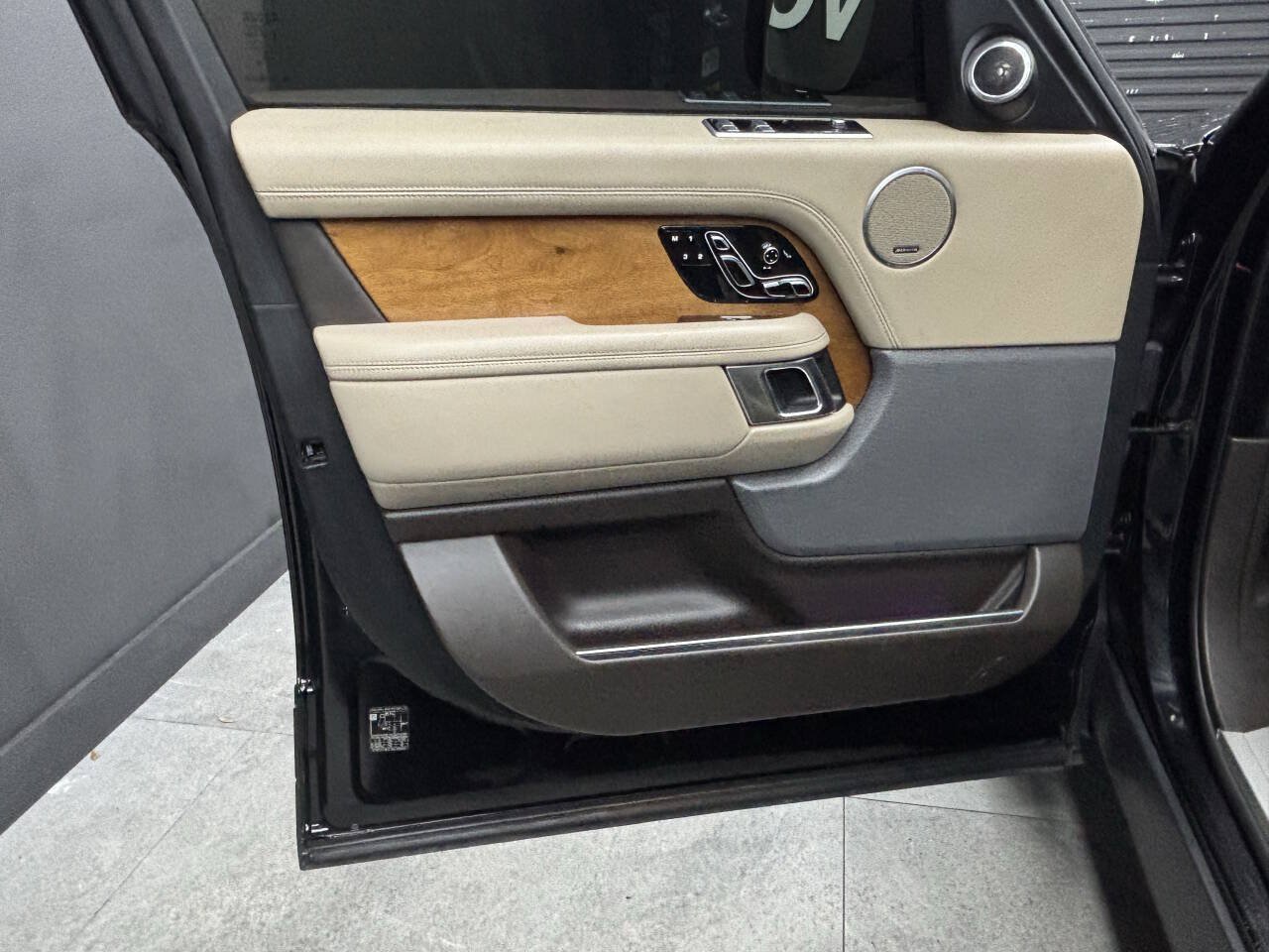 Used 2019 Land Rover Range Rover Long Wheelbase Autobiography AWD/4WD image 18