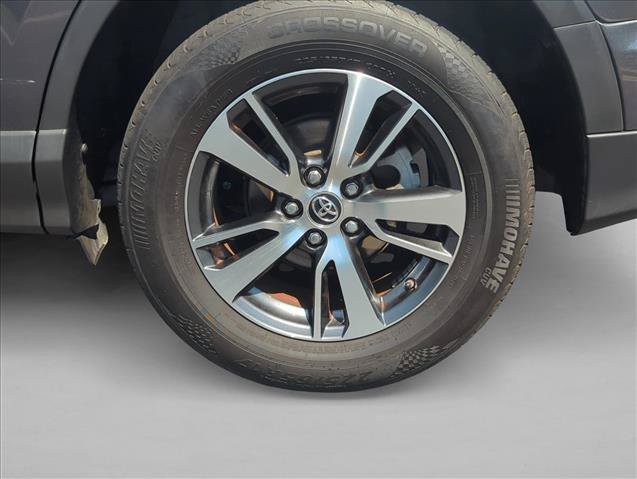Used 2018 Toyota RAV4 XLE FWD image 13
