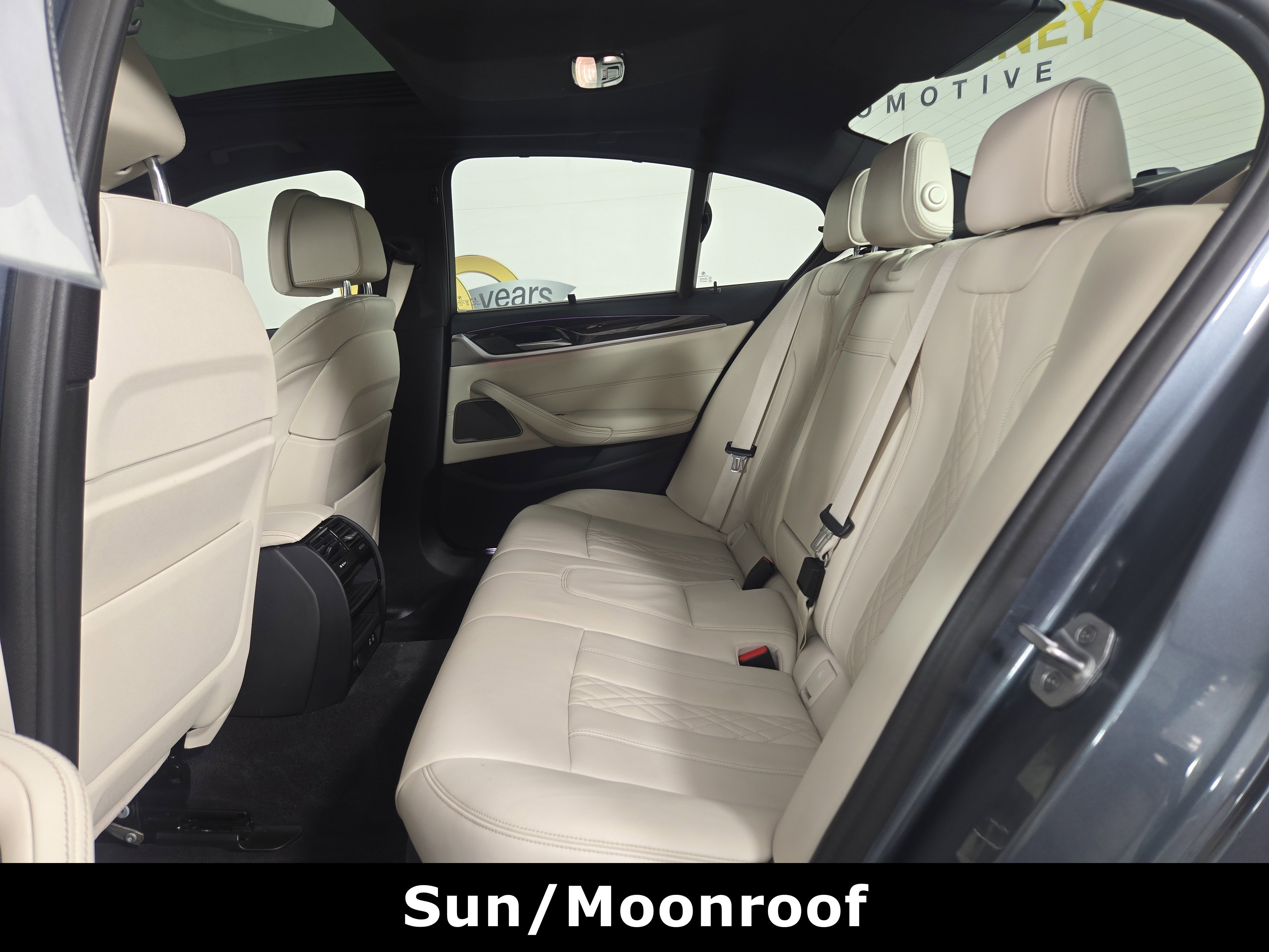 Used 2022 BMW 530i xDrive w/ Executive Package image 12