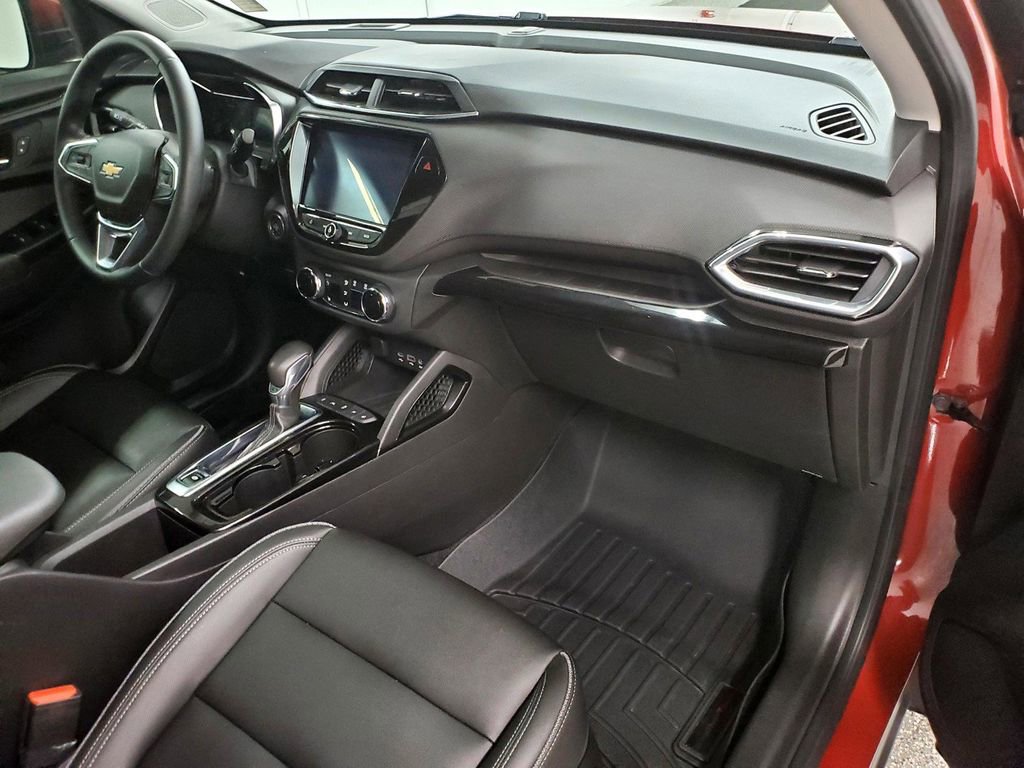 Certified 2021 Chevrolet TrailBlazer LT w/ Premium Seating Package image 11