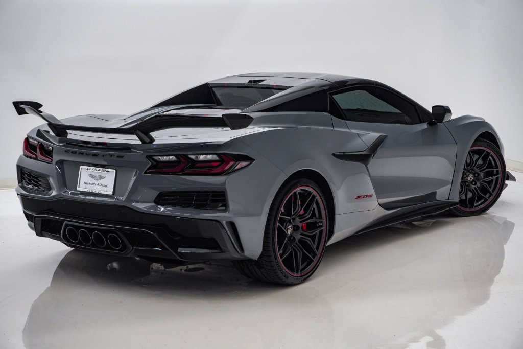 Used 2025 Chevrolet Corvette Z06 w/ Z07 Performance Package RWD image 9