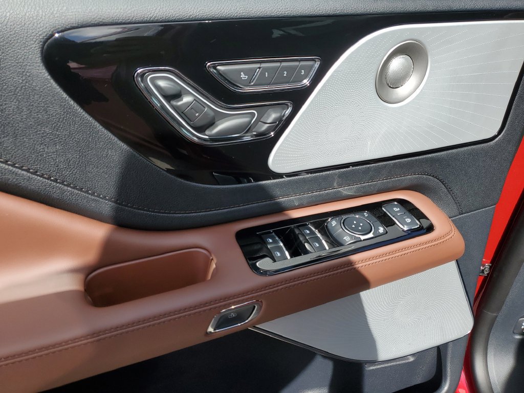New 2026 Lincoln Aviator Reserve w/ Luxury Package RWD image 19