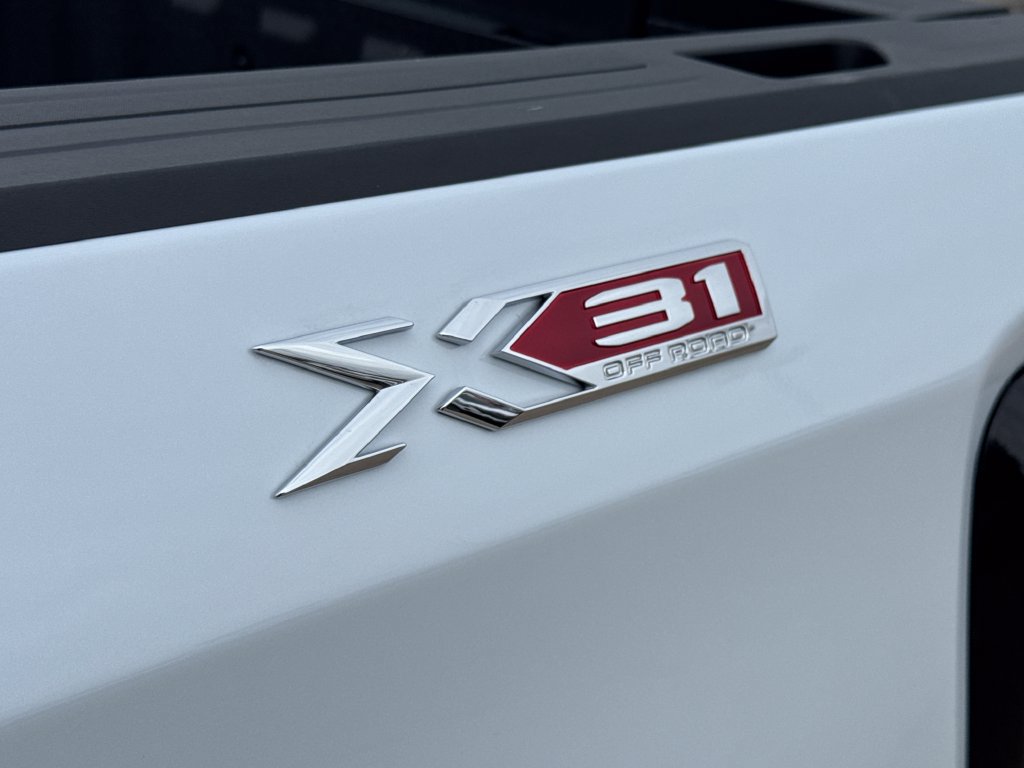 New 2026 GMC Sierra 1500 SLT w/ SLT Premium Plus Package AWD/4WD image 16
