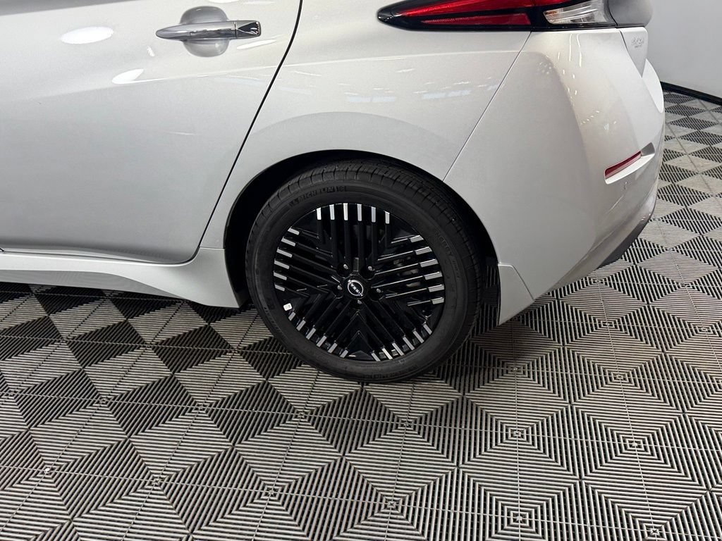 Used 2025 Nissan Leaf SV Plus FWD image 12