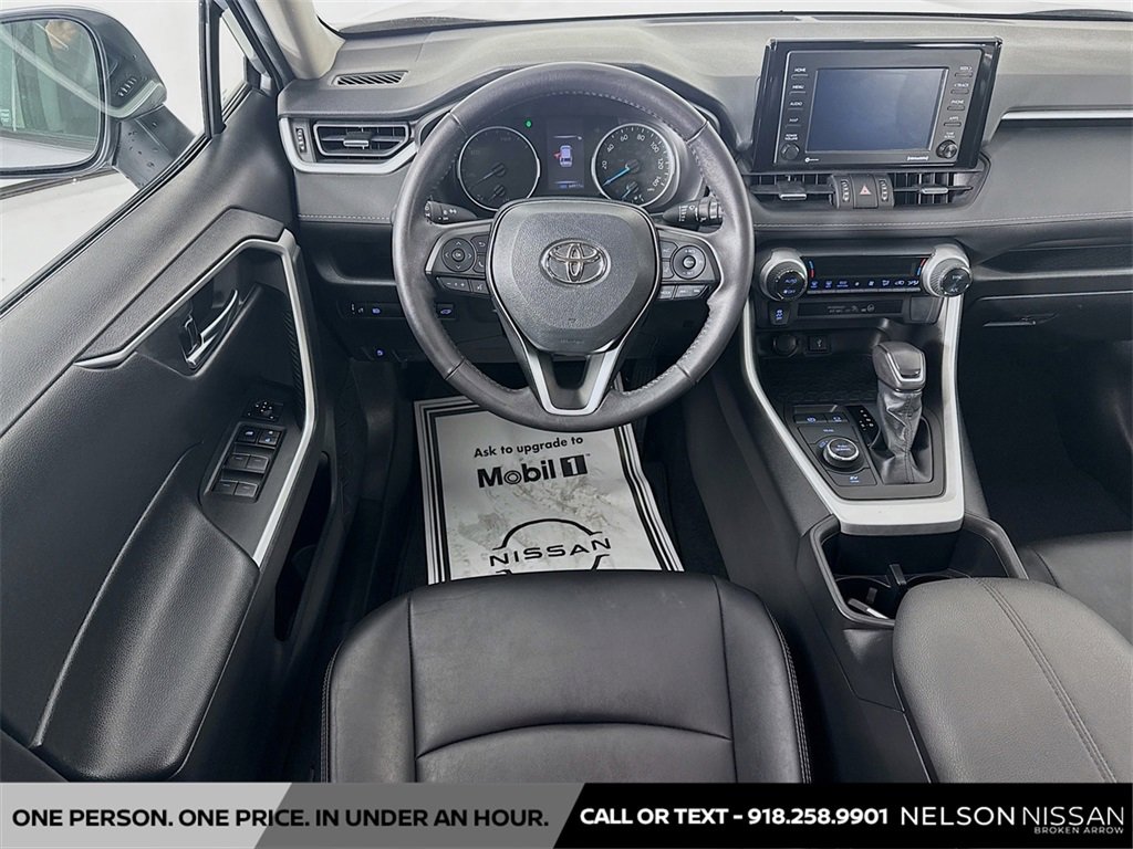 Used 2022 Toyota RAV4 XLE Premium image 21